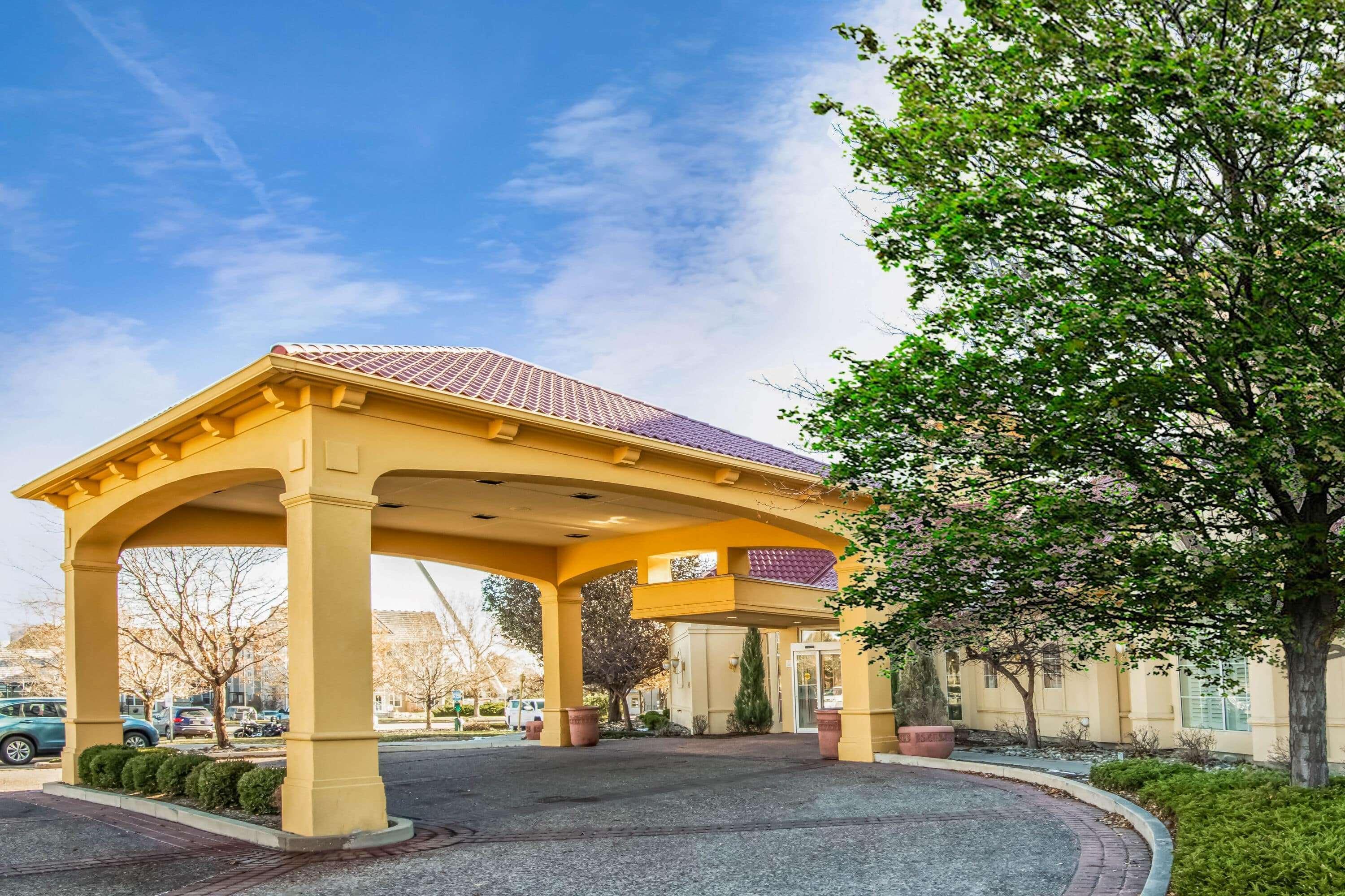 Отель La Quinta By Wyndham Colorado Springs South Airport Экстерьер фото